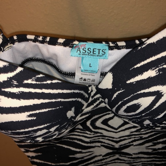 Assets swim top - Picture 2 of 4